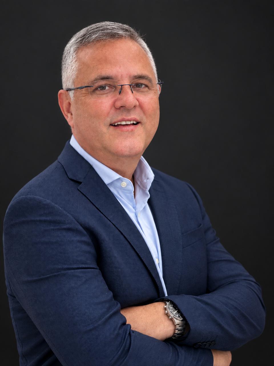 Carlos Magno Kozlowski, Vektor Services